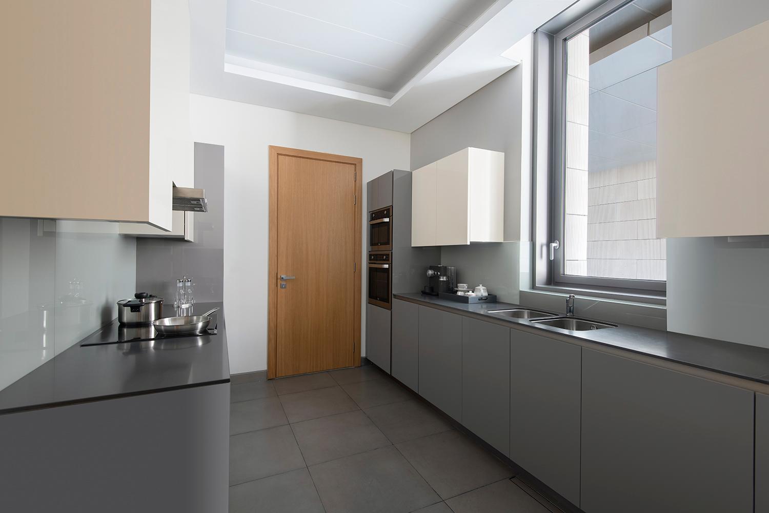 บันยันทรี โดฮา แอท ลา ซิกาล มูไชเรบ Hotel ห้อง รูปภาพ A kitchen designed with ArchiCAD